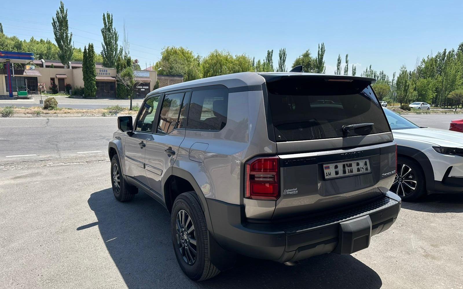 Toyota Land Cruiser Prado 6