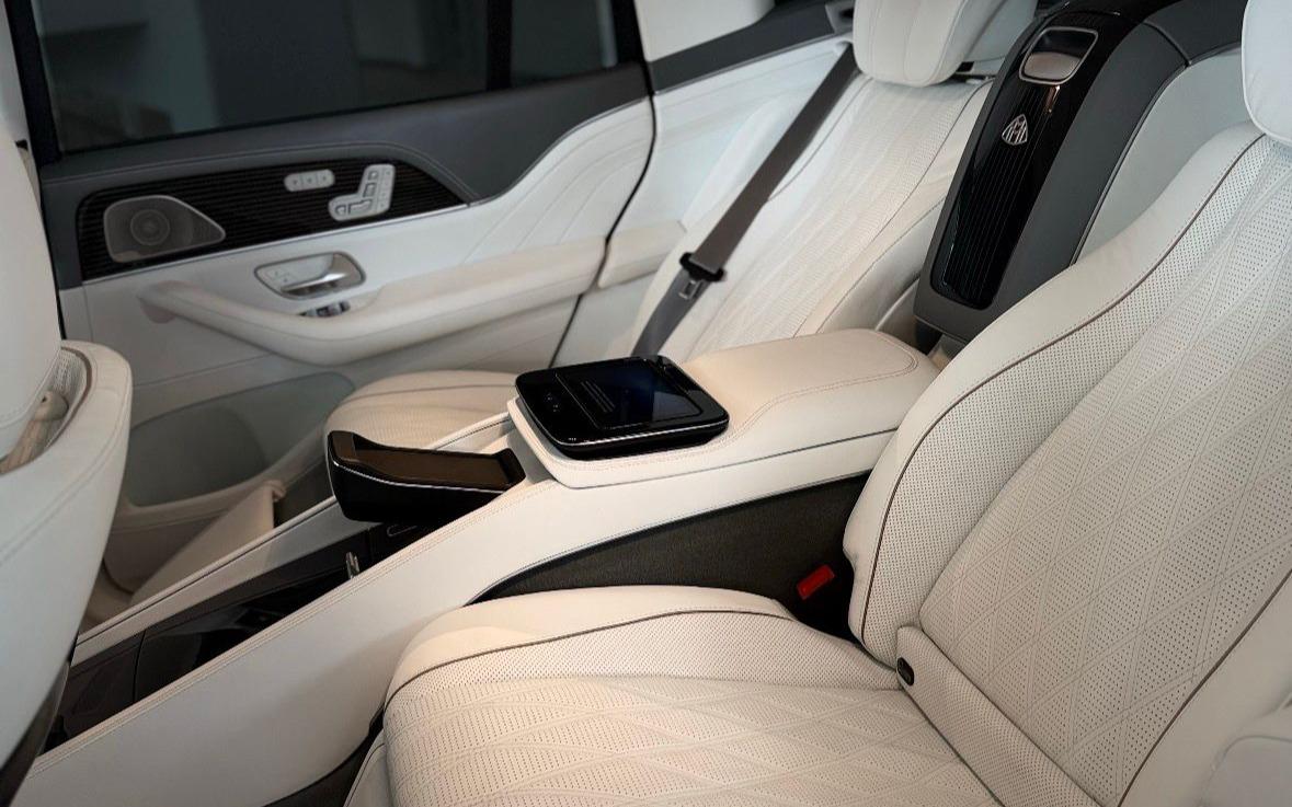  Mercedes-Benz Maybach GLS 12
