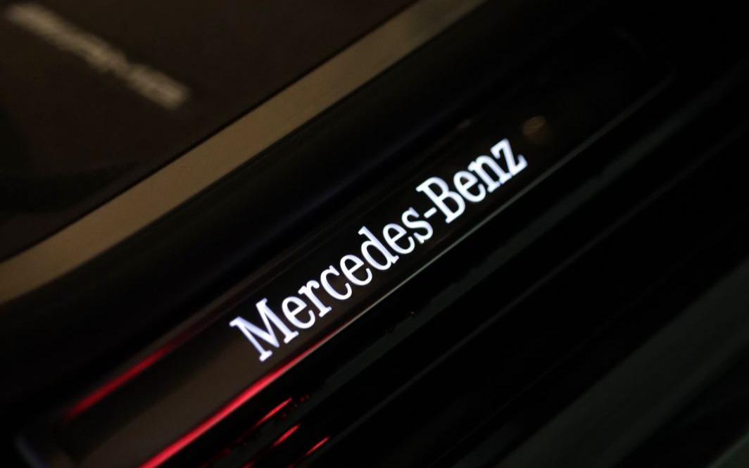  Mercedes-Benz S-Class 6