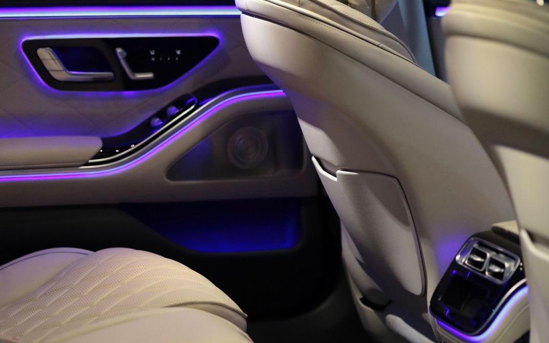  Mercedes-Benz S-Class 8